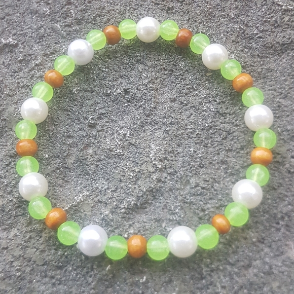 🥧 Key Lime Pie Beaded Bracelet - Picture 3 of 4